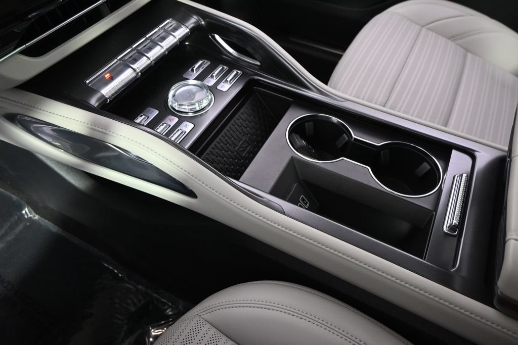 New 2026 Lincoln Nautilus Reserve w/ Jet Appearance Package AWD/4WD image 32