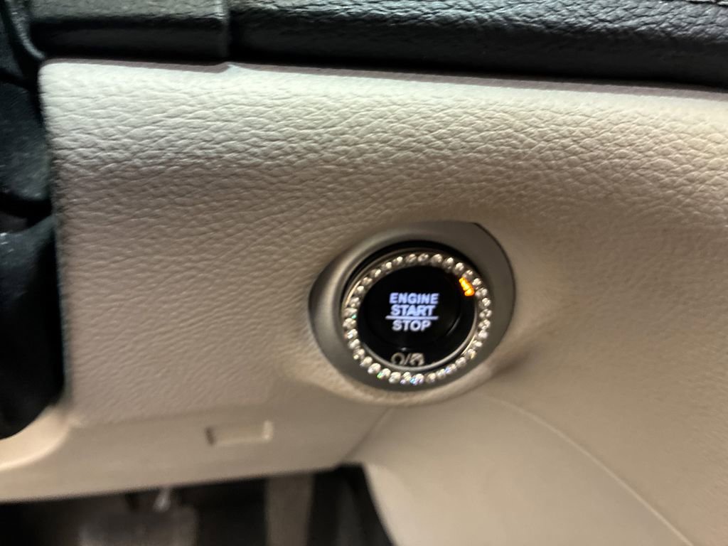 Used 2019 Chrysler Pacifica Limited FWD image 22