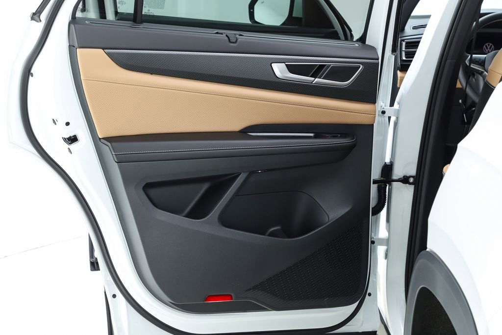 New 2026 Volkswagen Atlas Cross Sport SEL image 17