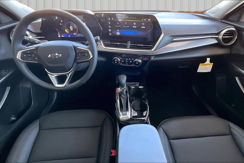 New 2026 Chevrolet Trax ACTIV w/ Sunroof Package FWD image 2