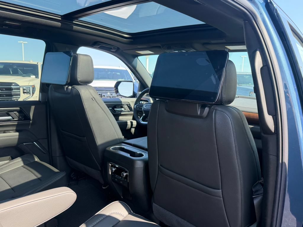 New 2026 GMC Yukon XL Denali w/ Denali Reserve Package AWD/4WD image 18