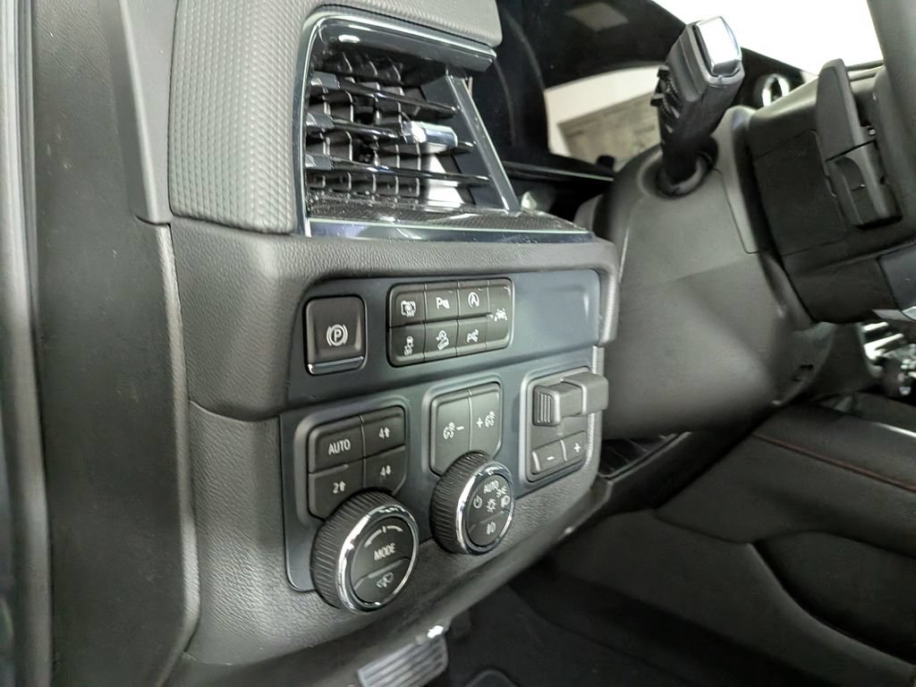 New 2026 Chevrolet Suburban RST w/ RST Capability Package AWD/4WD image 19