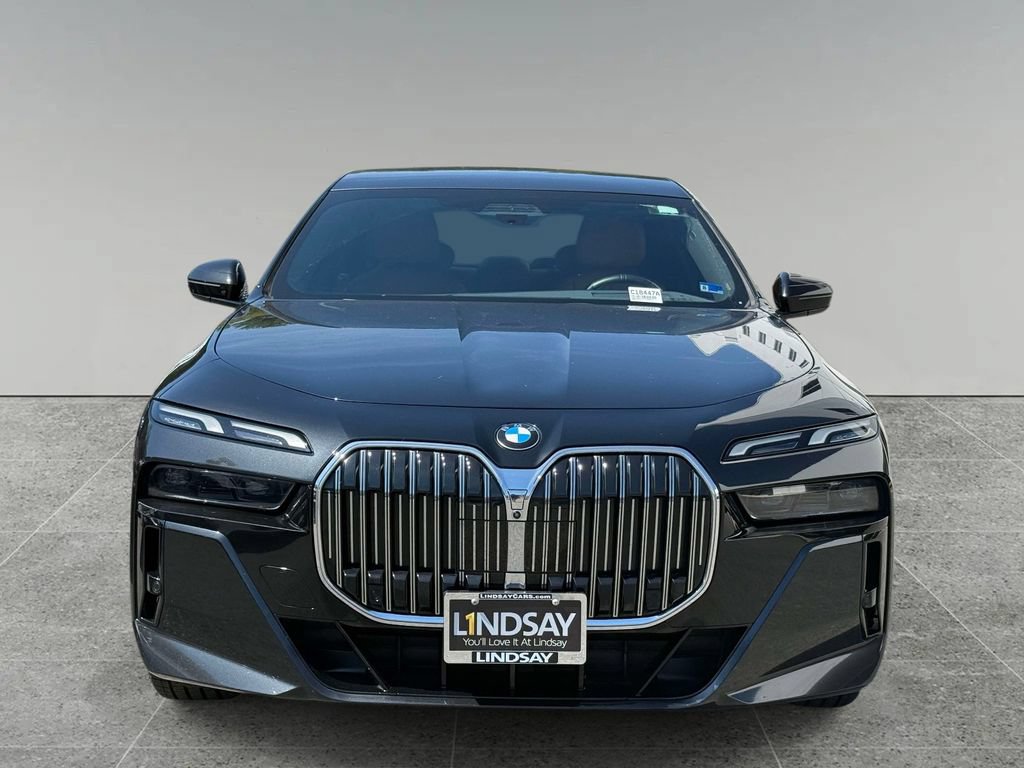 Used 2023 BMW 740i RWD image 8