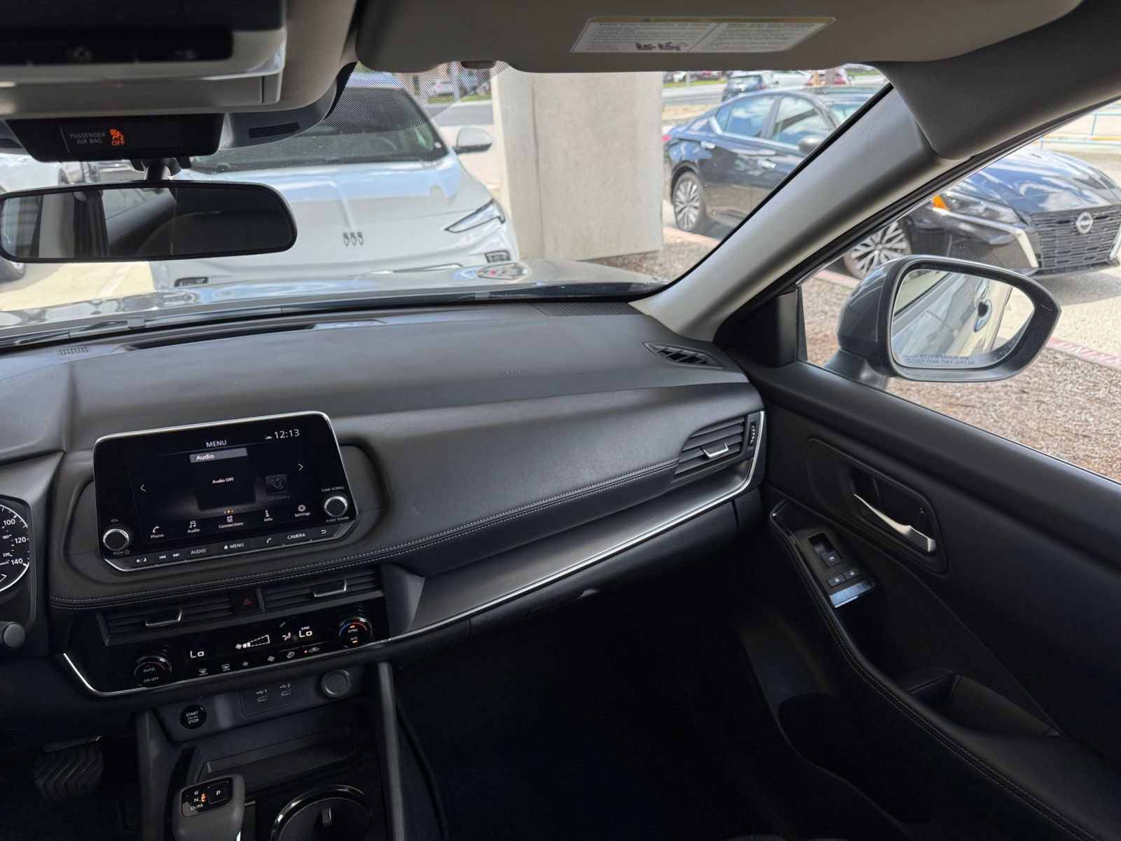 Used 2025 Nissan Rogue SV FWD image 37