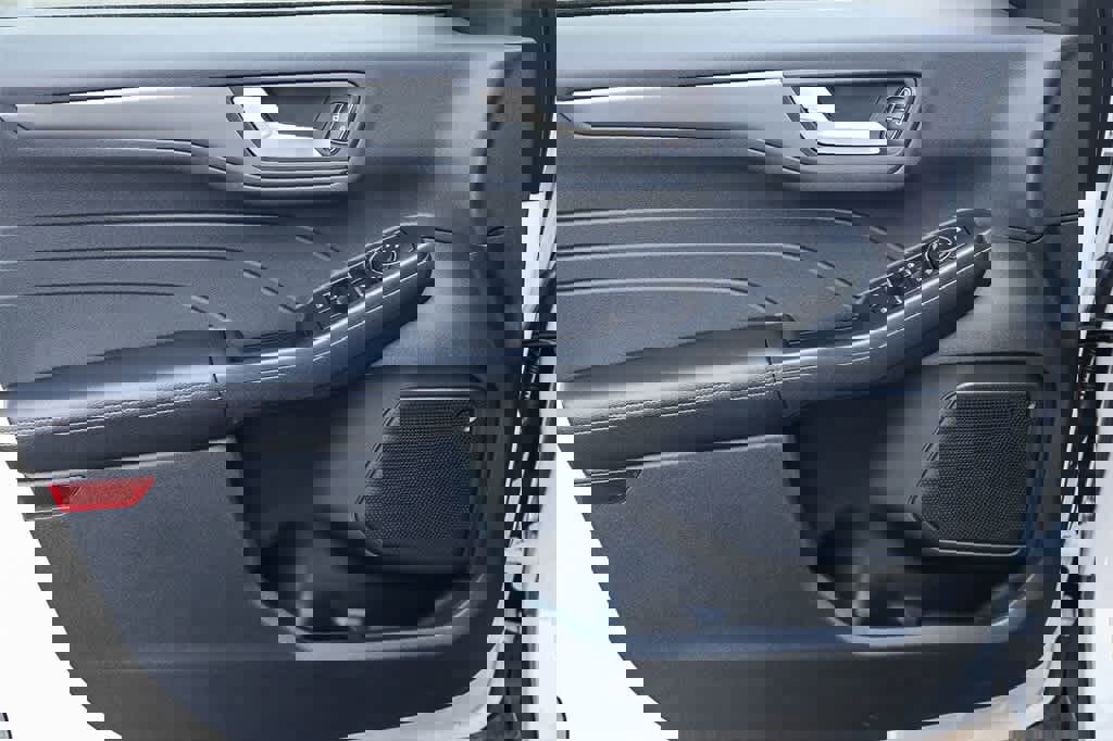 New 2025 Ford Escape SE w/ Class II Trailer Tow Package image 21