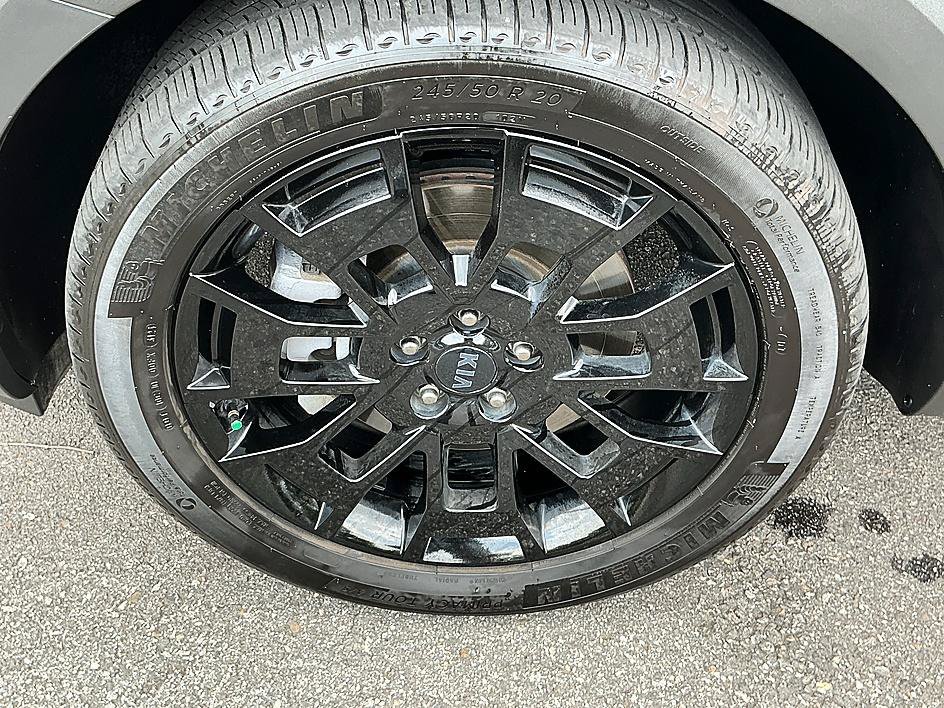 Used 2021 Kia Telluride SX w/ Nightfall Edition Package AWD/4WD image 8