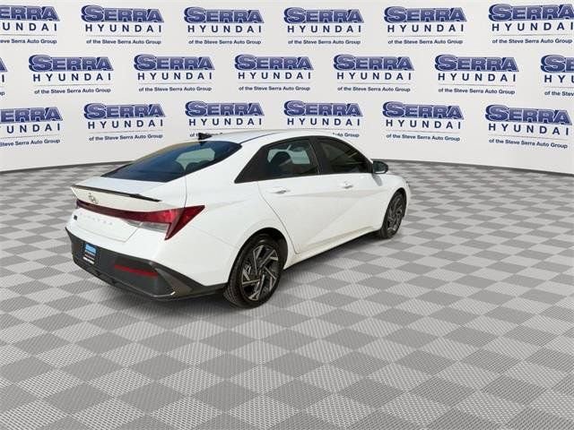 Used 2025 Hyundai Elantra Sport image 8