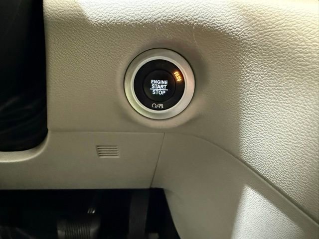 Used 2023 Chrysler Voyager LX image 44