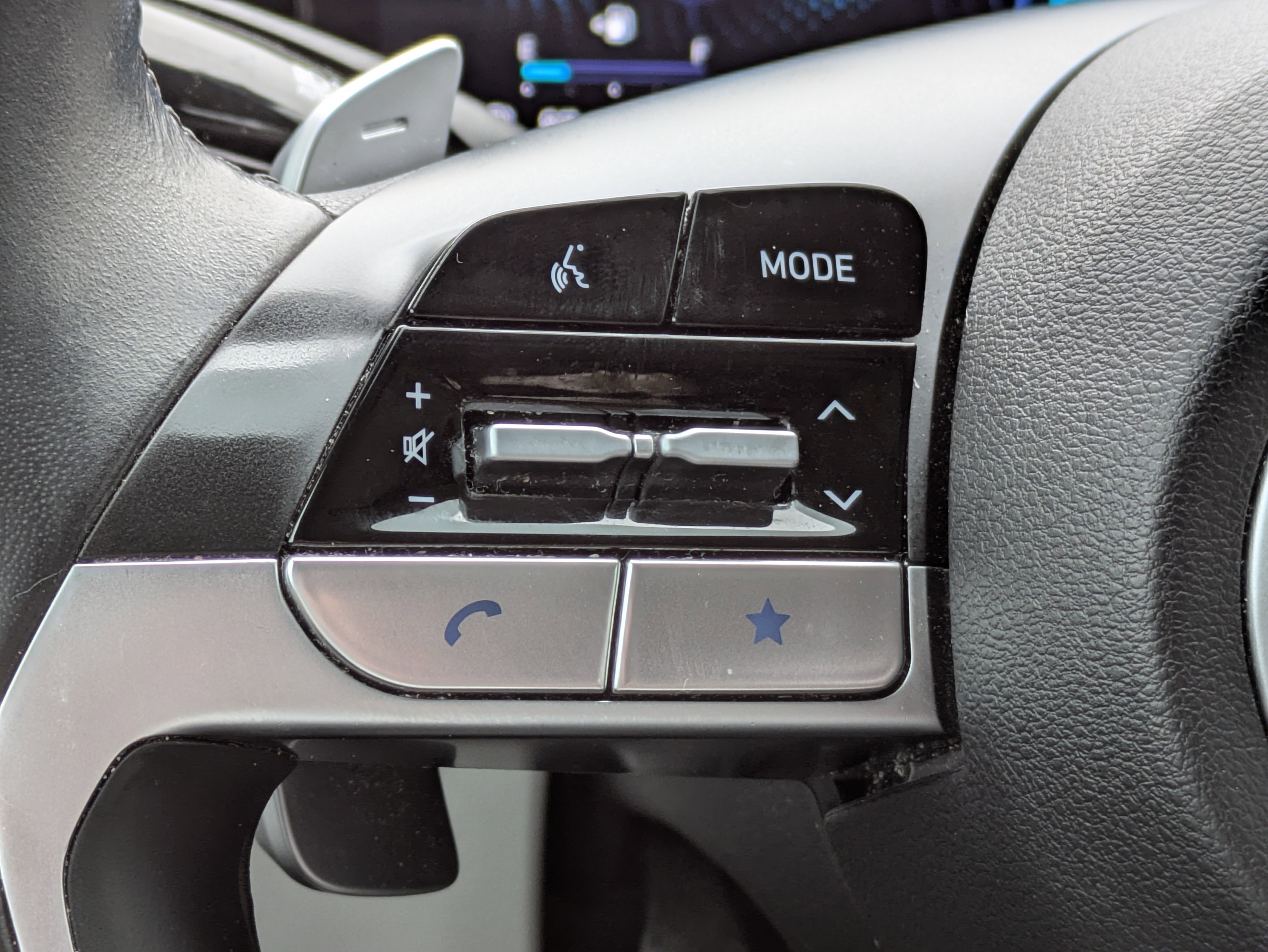 Used 2022 Hyundai Tucson Limited w/ Cargo Package image 26