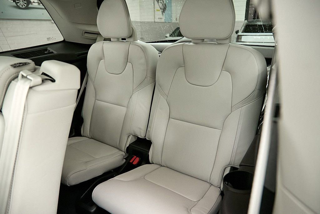 New 2026 Volvo XC90 T8 Ultra w/ Protection Package image 24