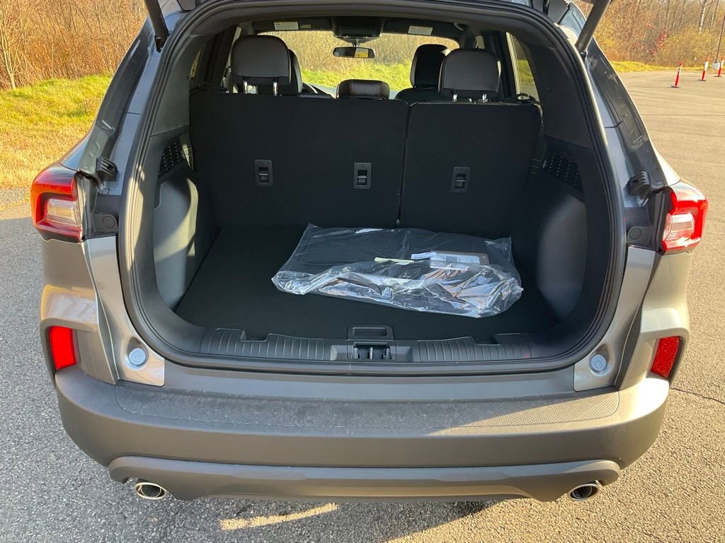 New 2026 Ford Escape ST-Line w/ Cold Weather Package AWD/4WD image 21