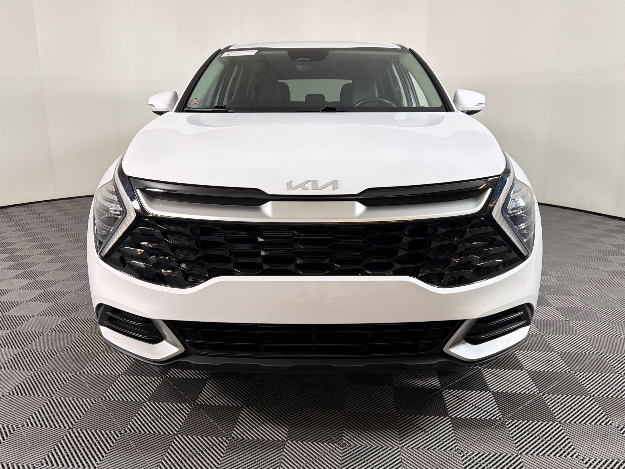 Used 2024 Kia Sportage EX FWD image 5