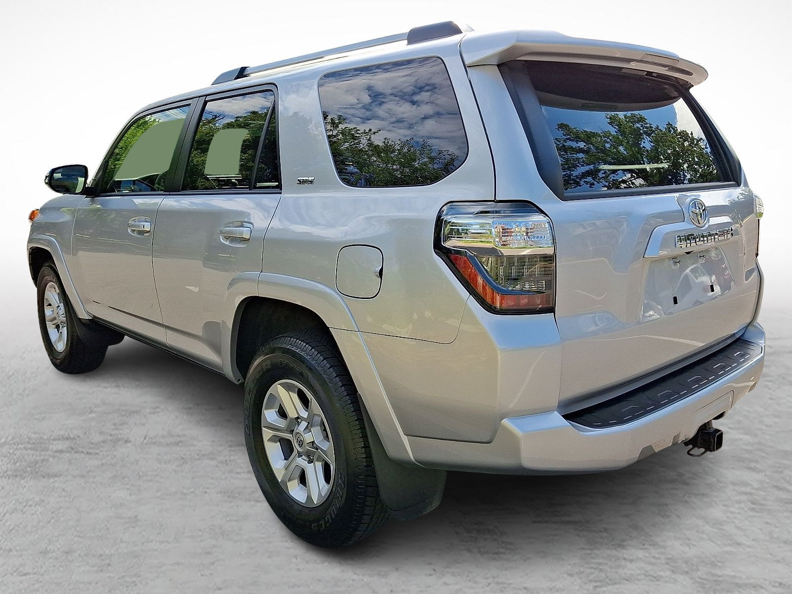 Used 2024 Toyota 4Runner SR5 Premium w/ Moonroof Package RWD image 4