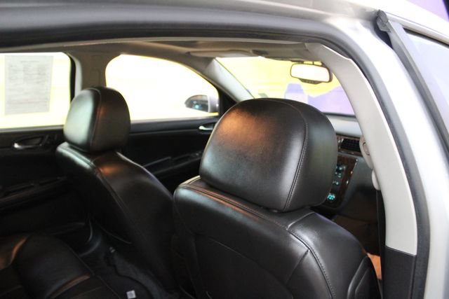 Used 2015 Chevrolet Impala LTZ FWD image 10