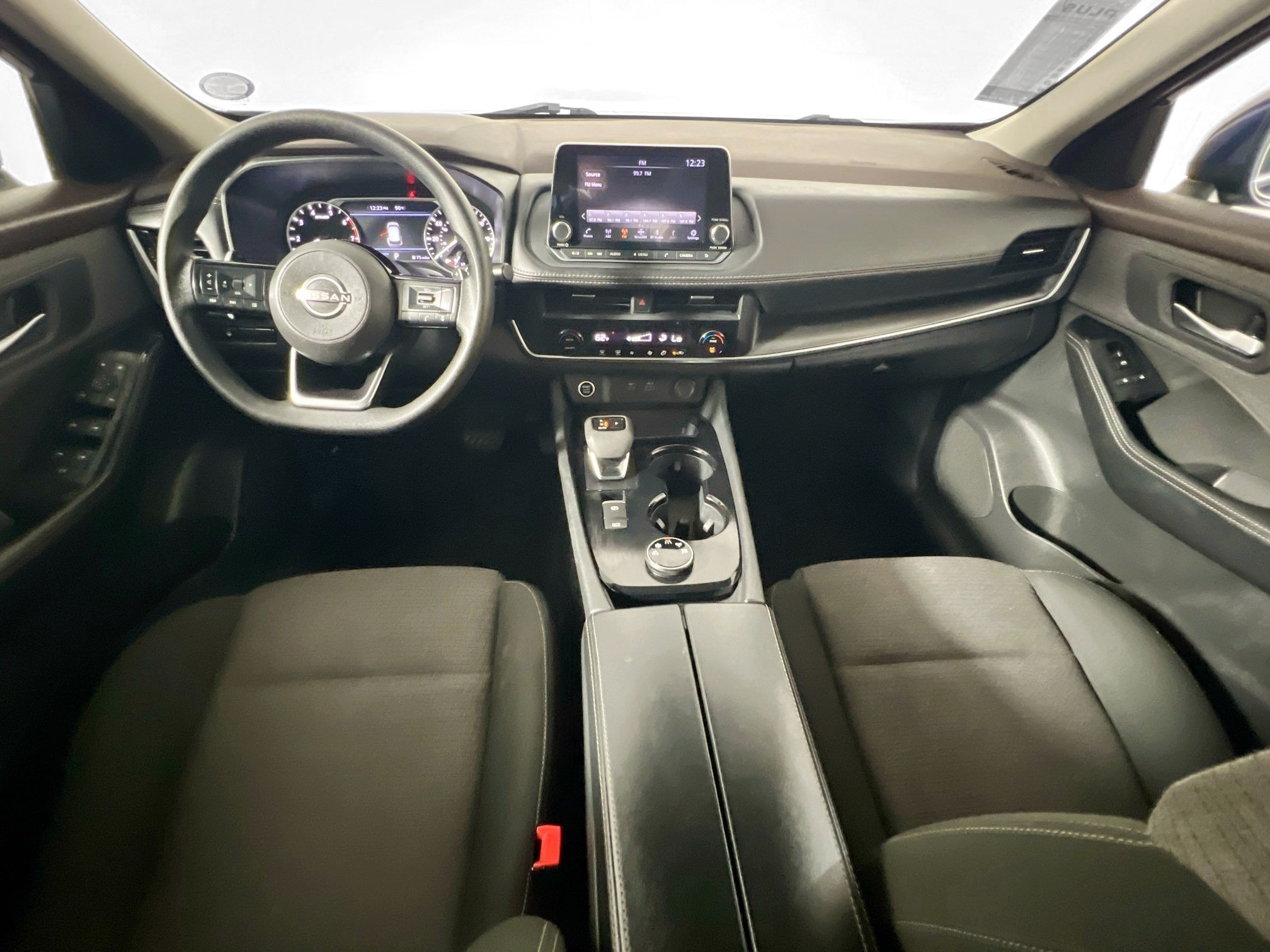 Used 2023 Nissan Rogue SV AWD/4WD image 29