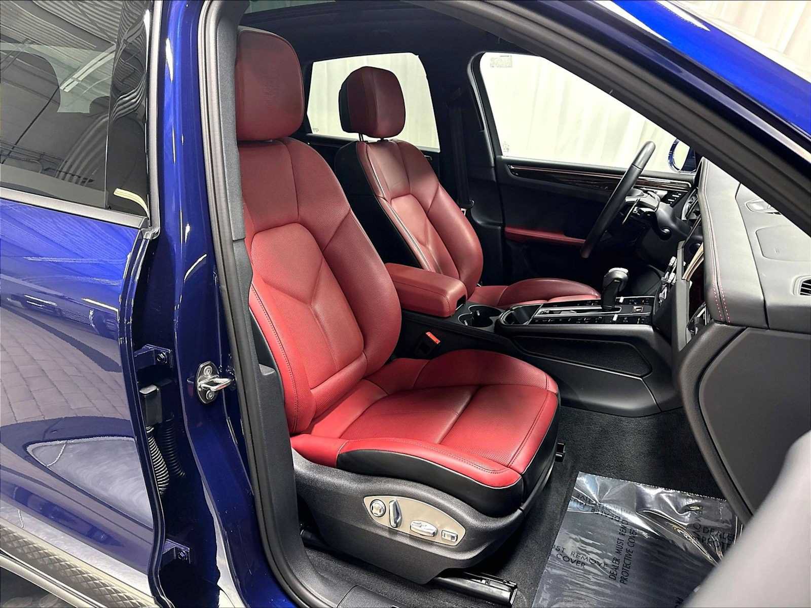 Used 2026 Porsche Macan AWD/4WD image 29