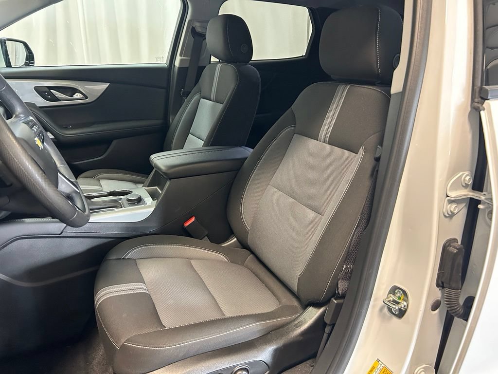 Used 2025 Chevrolet Blazer LT FWD image 8