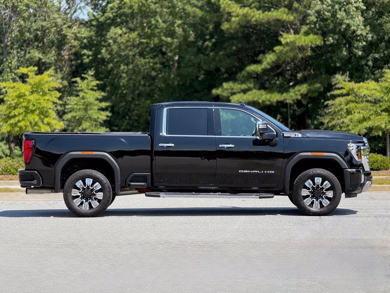 Used 2025 GMC Sierra 2500 Denali w/ Denali Reserve Package AWD/4WD image 12