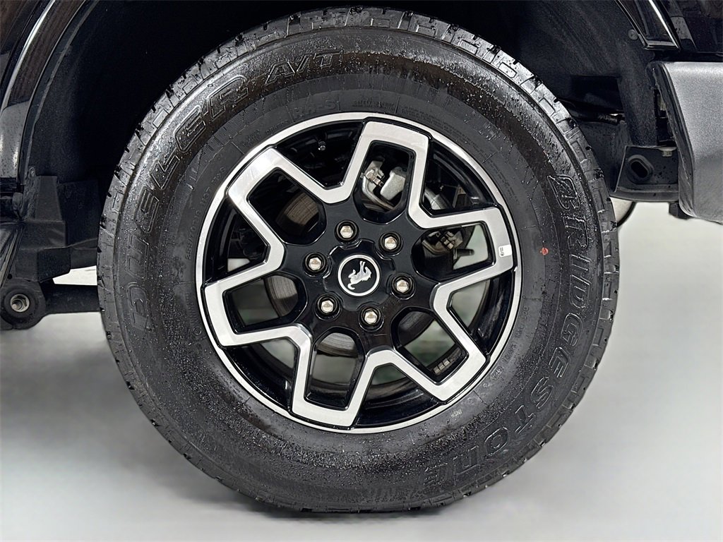 Used 2025 Ford Bronco Outer Banks image 10