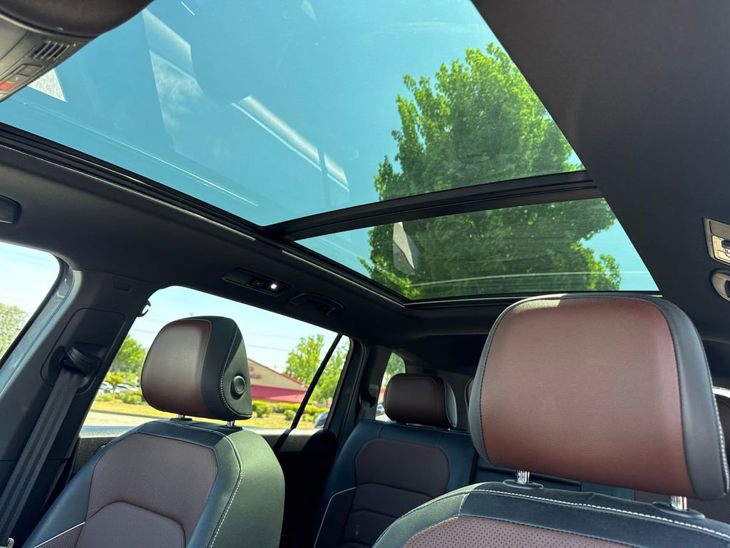 Used 2024 Volkswagen Tiguan SEL R-Line image 33