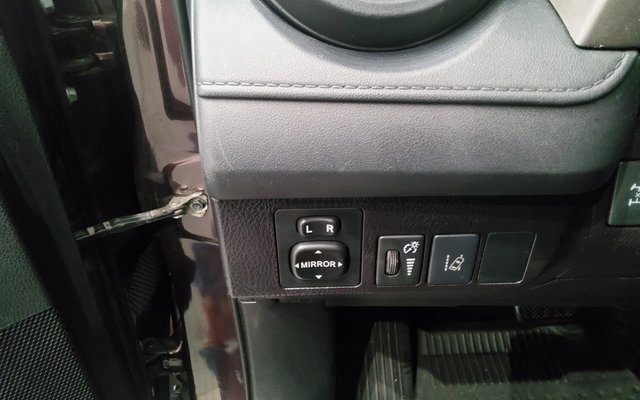 Used 2018 Toyota RAV4 LE image 20