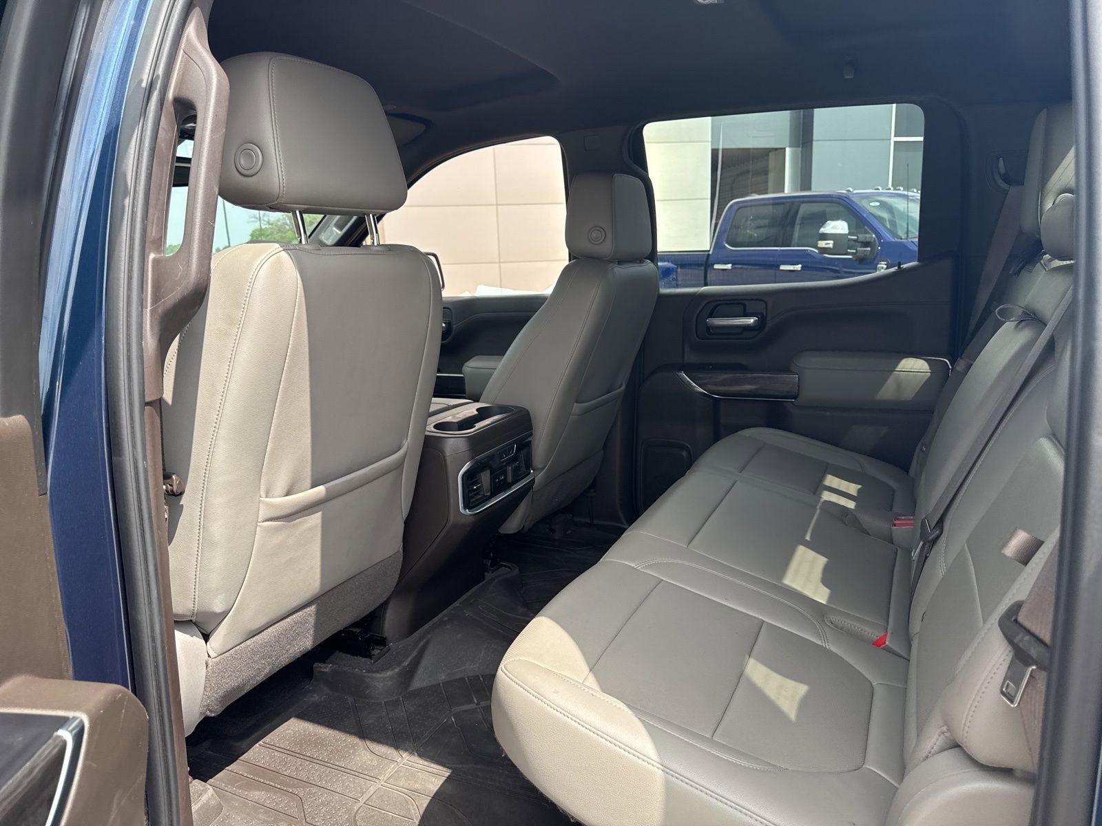 Used 2020 Chevrolet Silverado 1500 LTZ w/ LTZ Convenience Package AWD/4WD image 12