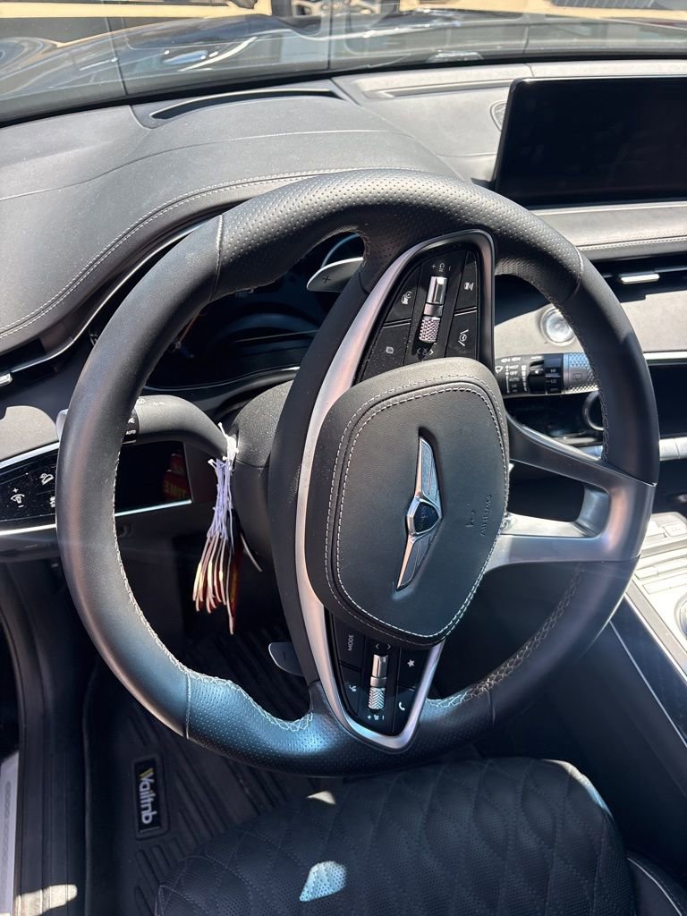 Used 2024 Genesis GV70 3.5T Sport w/ Sport Prestige Package AWD/4WD image 10