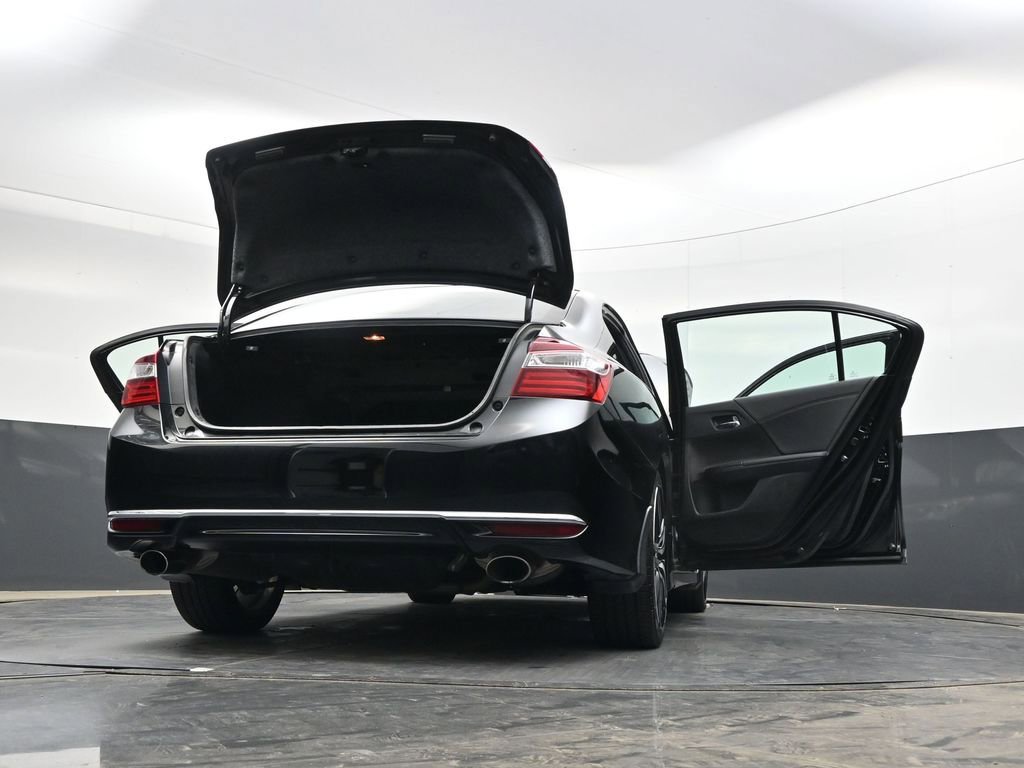 Used 2017 Honda Accord Sport Special Edition image 36