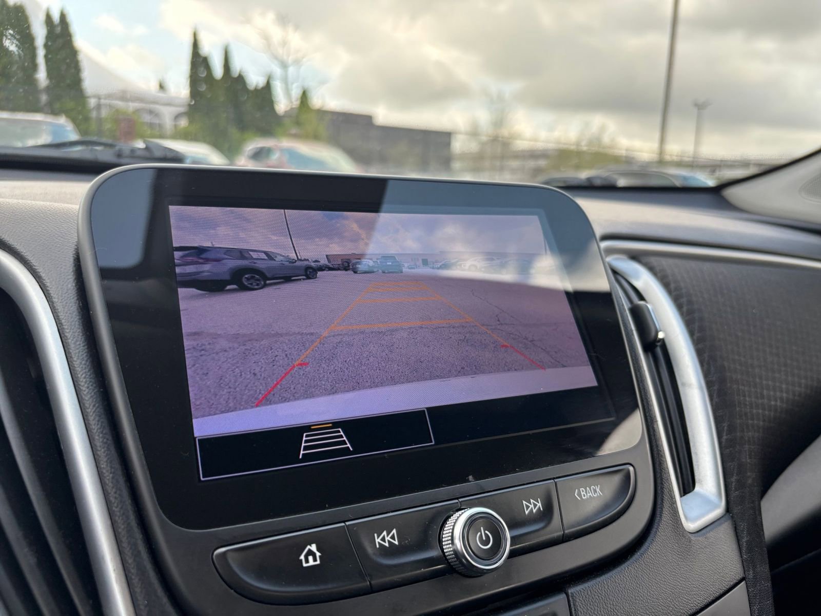 Used 2024 Chevrolet Malibu LT image 24