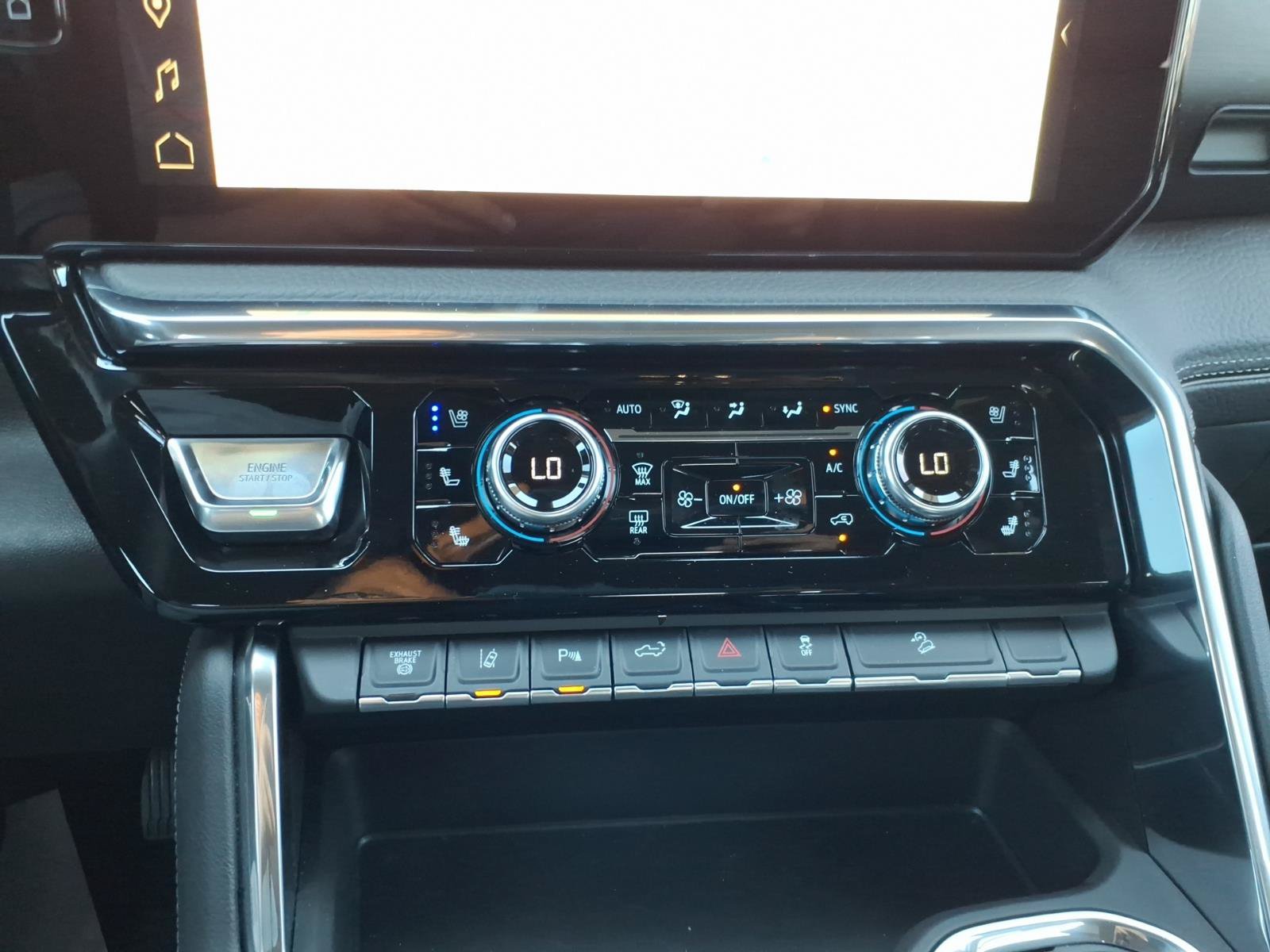 Used 2025 GMC Sierra 2500 Denali w/ Max Trailering Package AWD/4WD image 25
