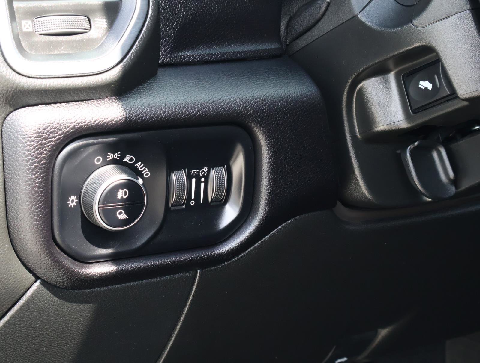 Used 2024 RAM 2500 Laramie image 24