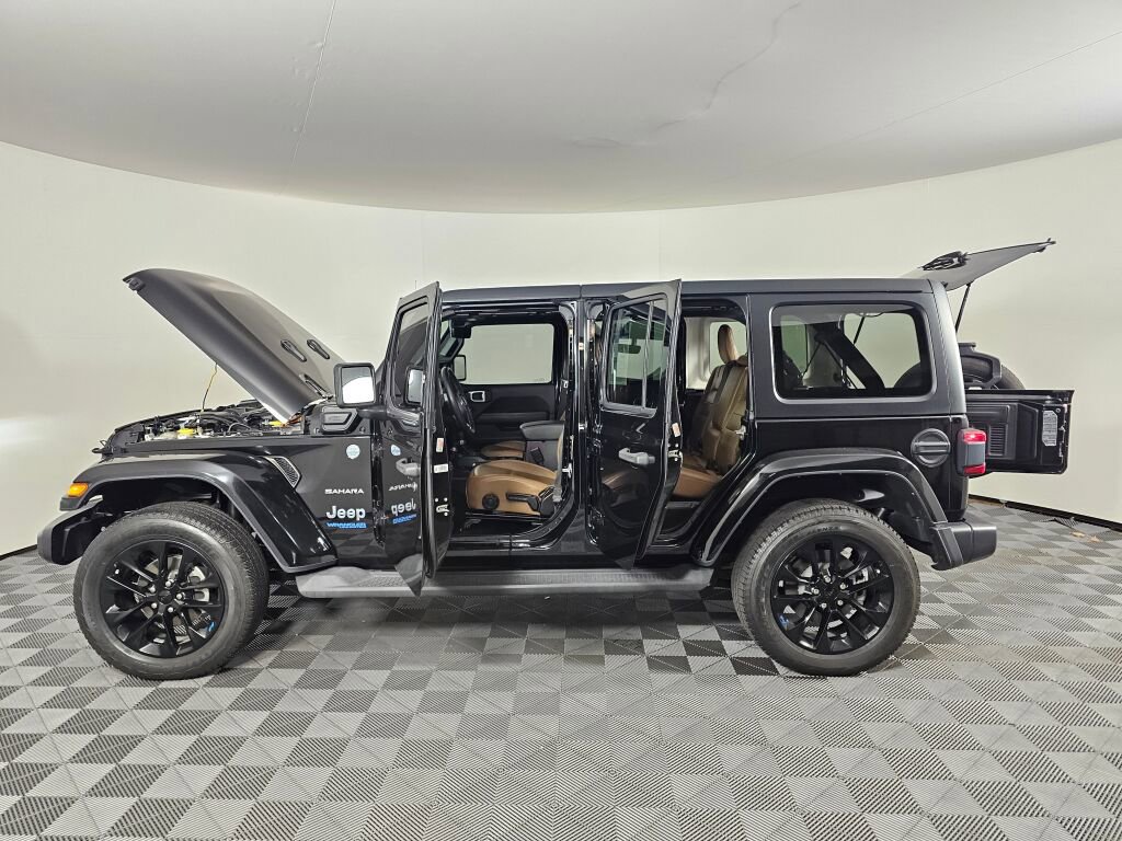 Used 2022 Jeep Wrangler Unlimited Sahara 4xe image 17