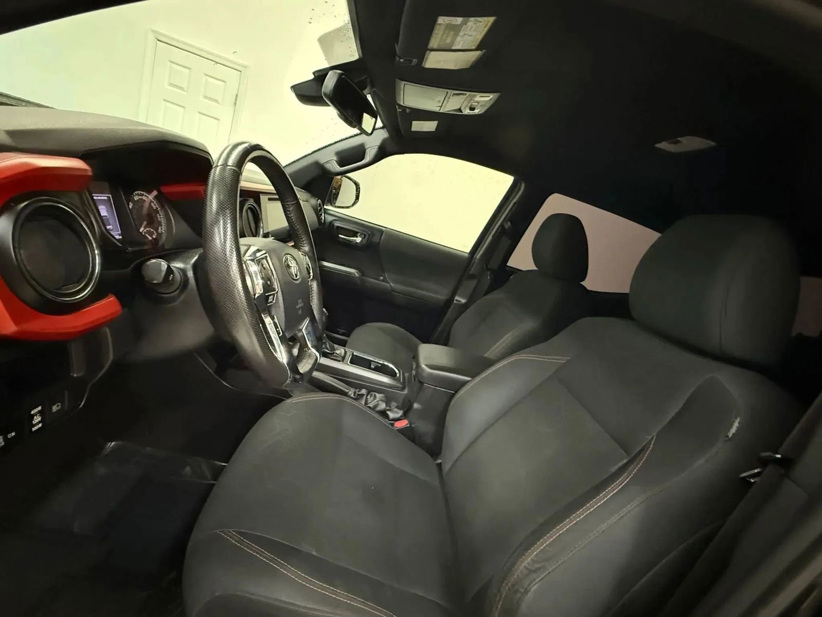 Used 2018 Toyota Tacoma TRD Sport AWD/4WD image 14