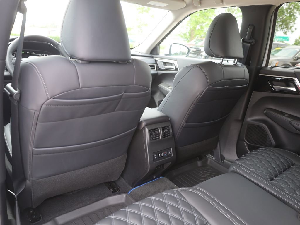 New 2025 Mitsubishi Outlander SEL image 29