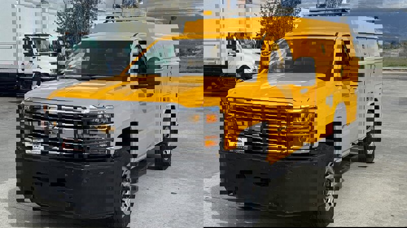 Used 2018 Chevrolet Silverado 3500 W/T AWD/4WD image 1