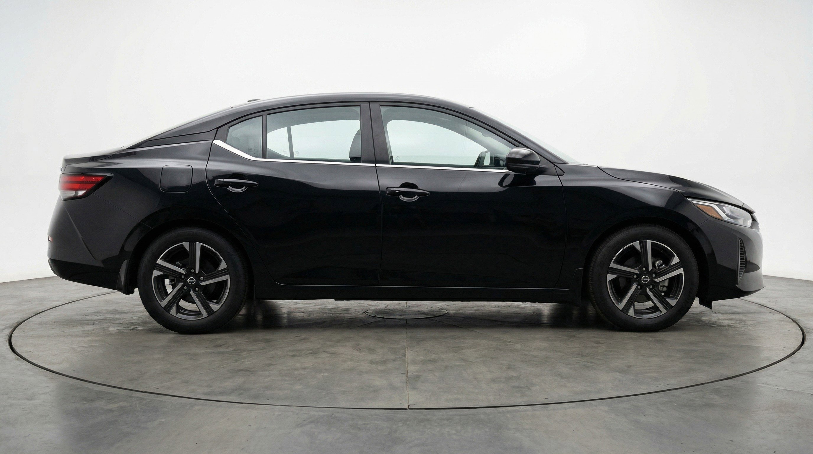 Used 2025 Nissan Sentra SV image 11