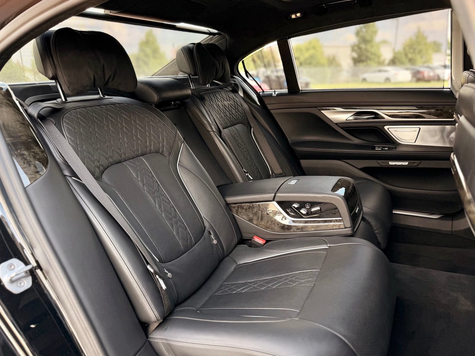 Used 2018 BMW M760i xDrive AWD/4WD image 7