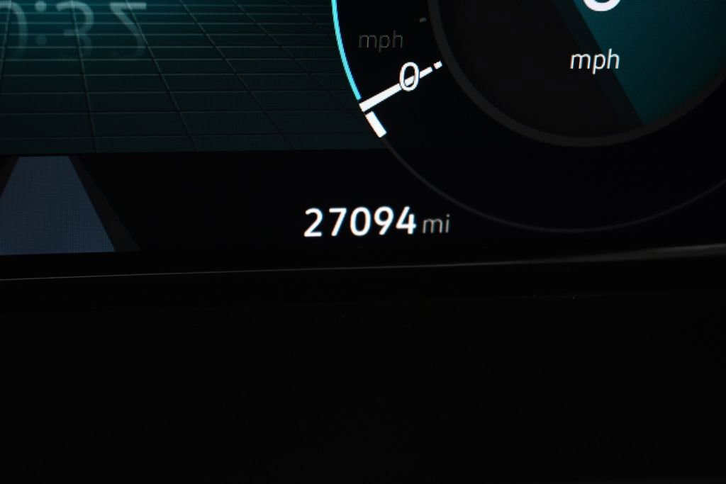 Used 2025 Volkswagen Atlas SE image 28