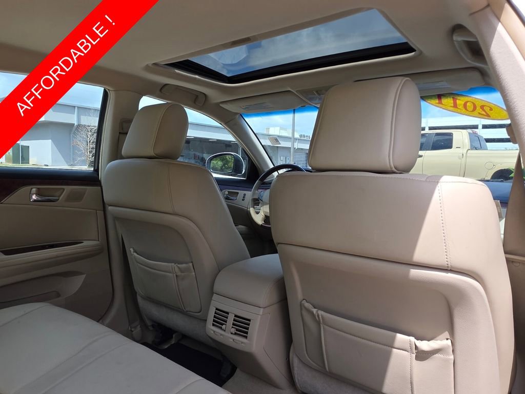 Used 2011 Toyota Avalon Limited image 16