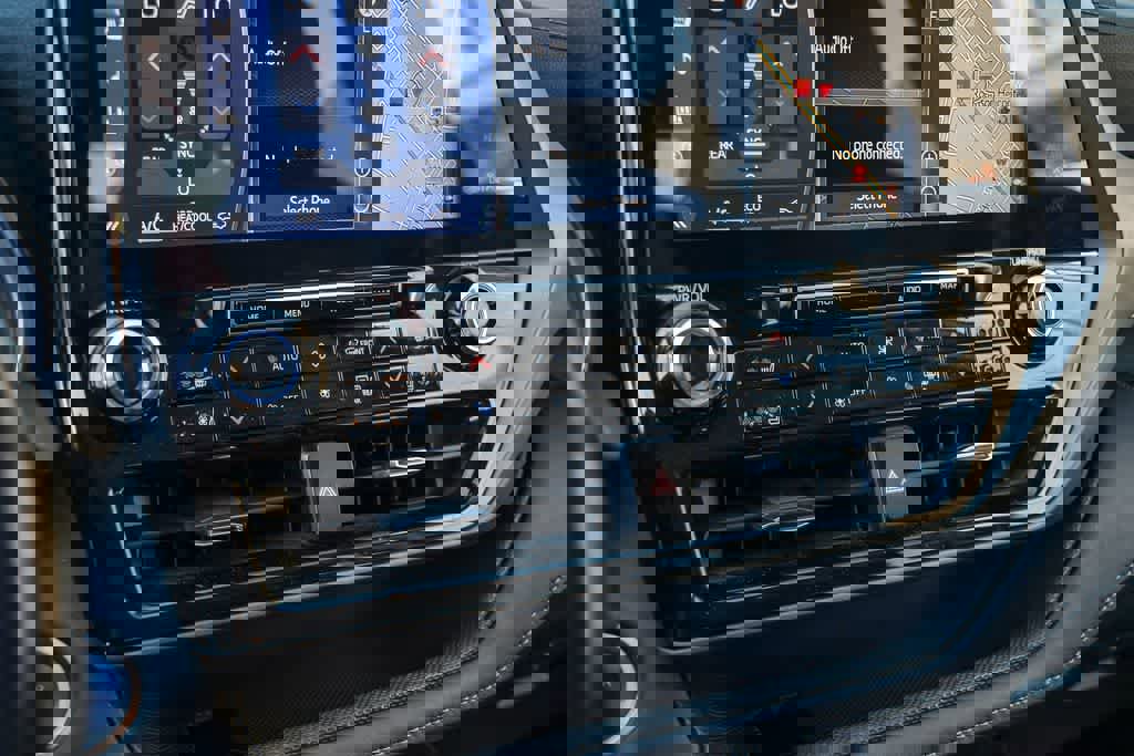 Used 2021 Toyota Highlander Limited image 22