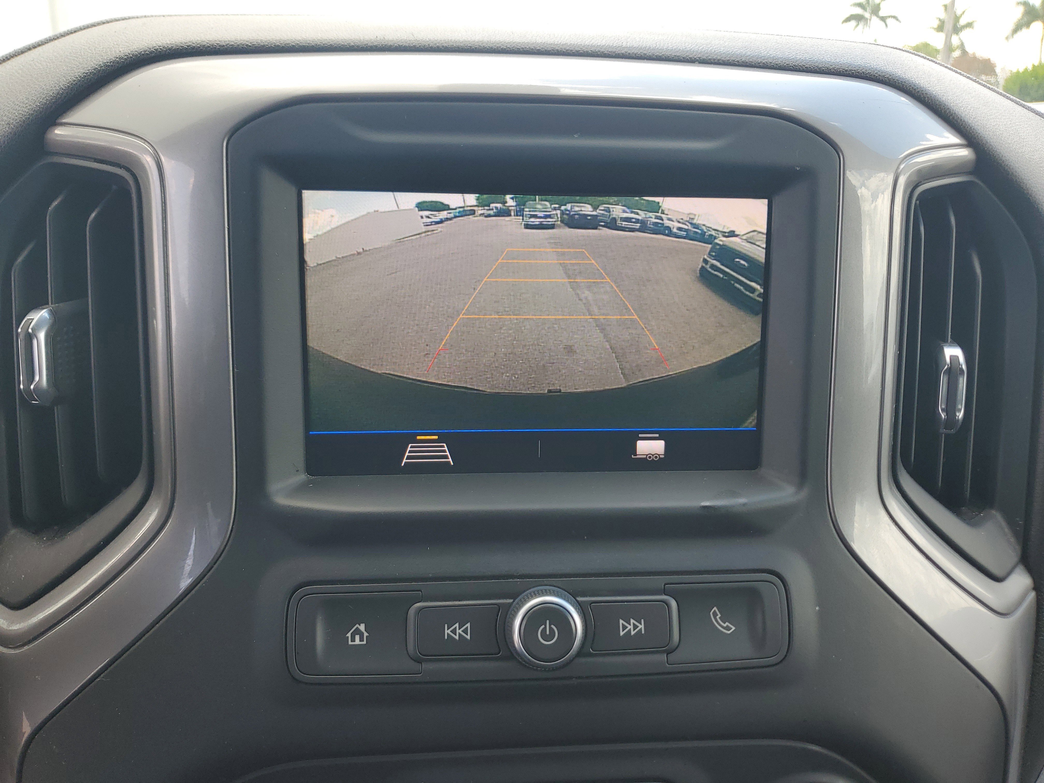Used 2020 Chevrolet Silverado 1500 Custom w/ Custom Value Package RWD image 10