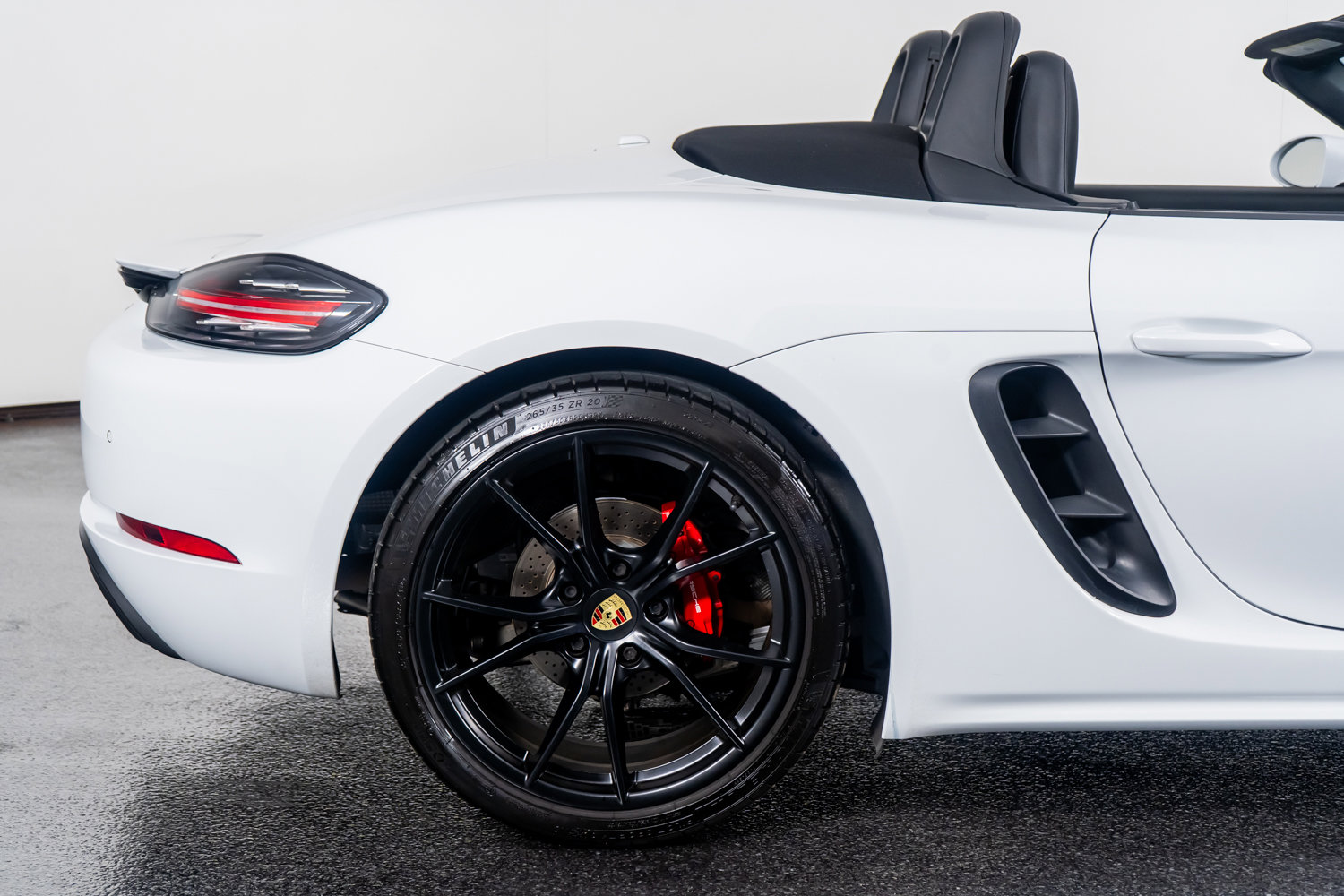 Used 2022 Porsche 718 Boxster S image 9