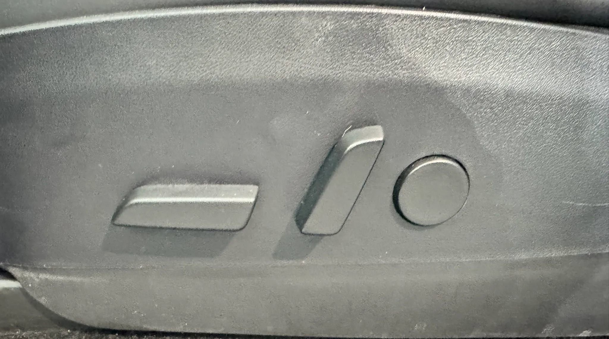 Used 2020 Tesla Model Y Long Range image 11