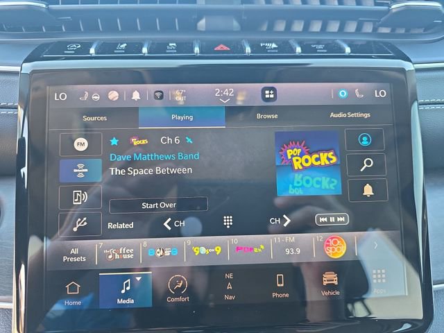 Used 2024 Jeep Grand Cherokee Limited w/ Black Appearance Package image 20