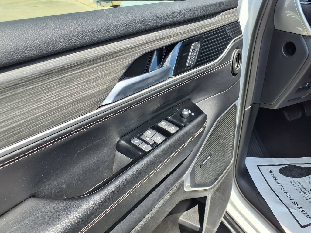 Used 2024 Jeep Wagoneer Series II w/ Flexible Seating Group RWD image 18