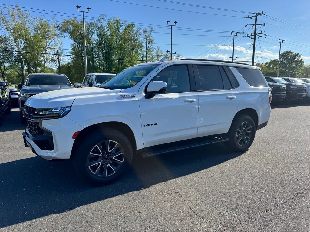 Used 2022 Chevrolet Tahoe Z71 w/ Luxury Package AWD/4WD image 3