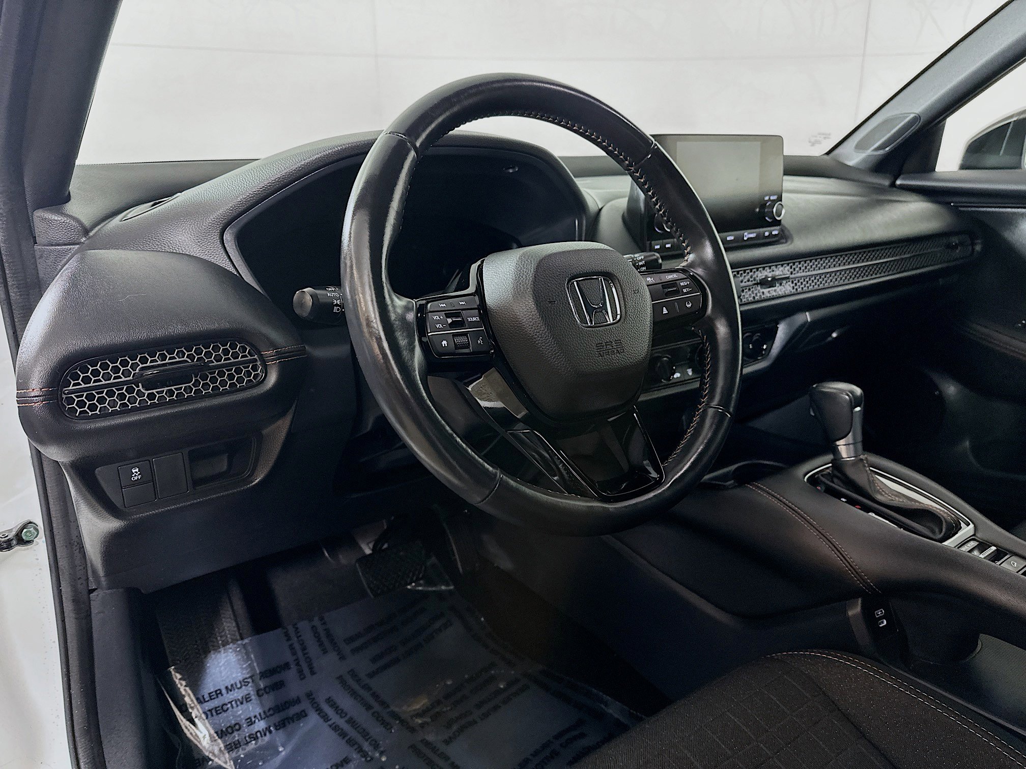 Certified 2025 Honda HR-V Sport image 9