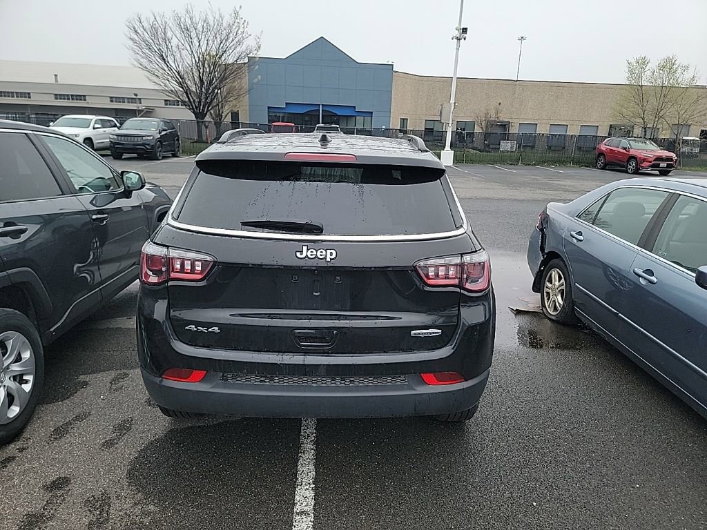 Used 2025 Jeep Compass Latitude w/ Sun & Sound Group image 6