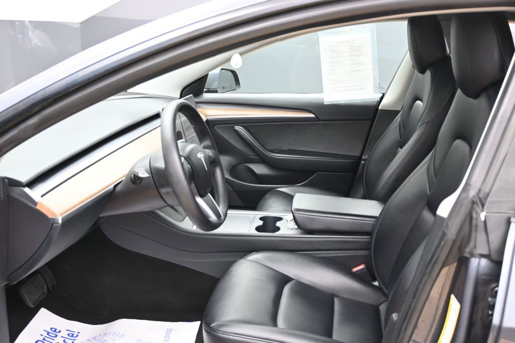 Used 2023 Tesla Model 3 Standard Range image 18