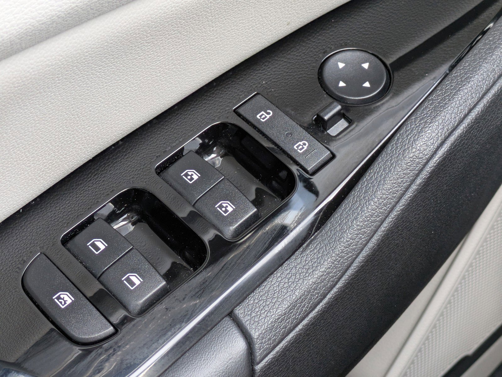 Certified 2023 Kia Sportage EX FWD image 18